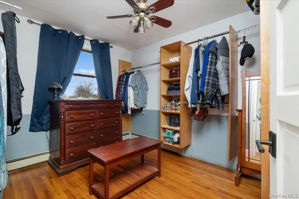 476 37th Street Lindenhurst NY 11757