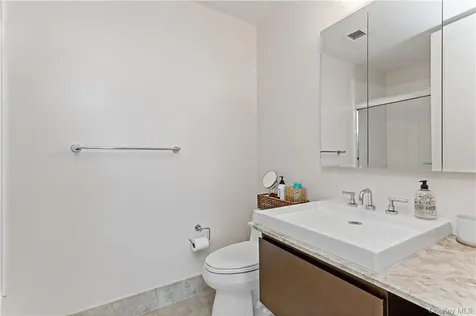 175 Huguenot Street New Rochelle NY 10801