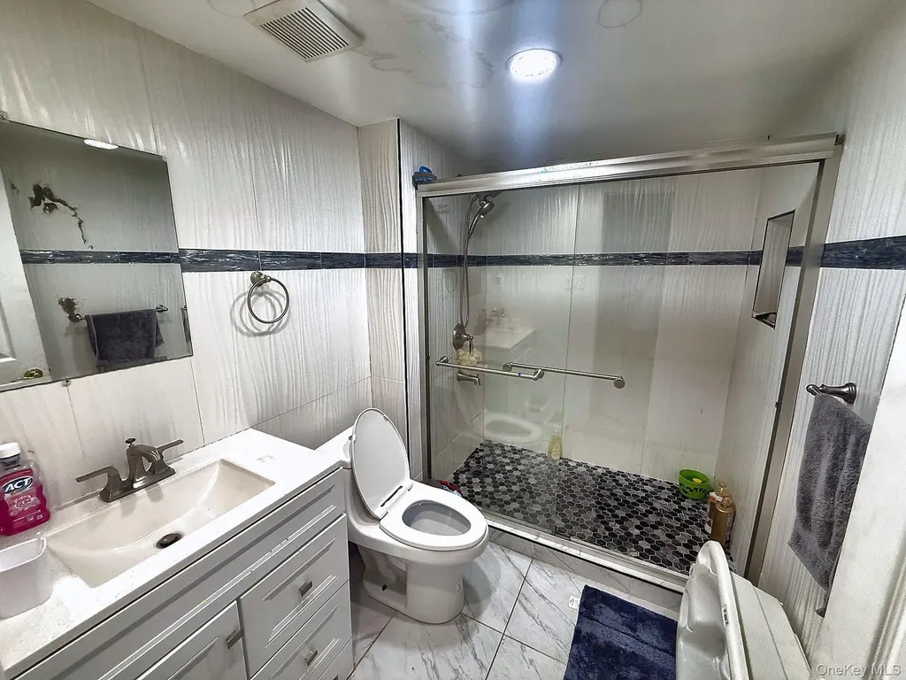 25 Lisa Drive Dix Hills NY 11746