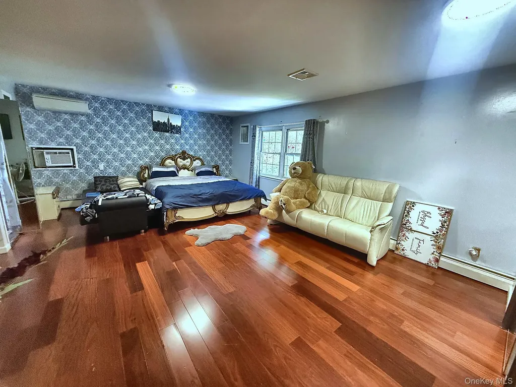 25 Lisa Drive Dix Hills NY 11746