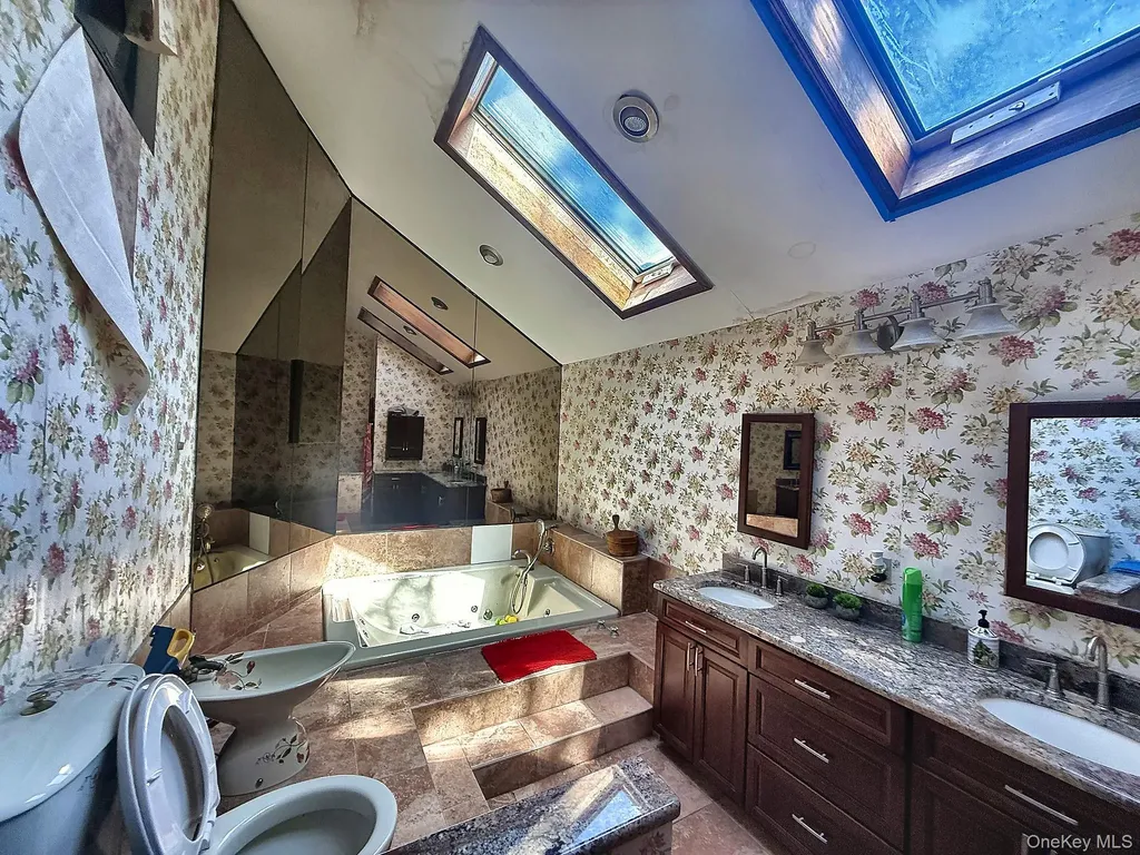 25 Lisa Drive Dix Hills NY 11746
