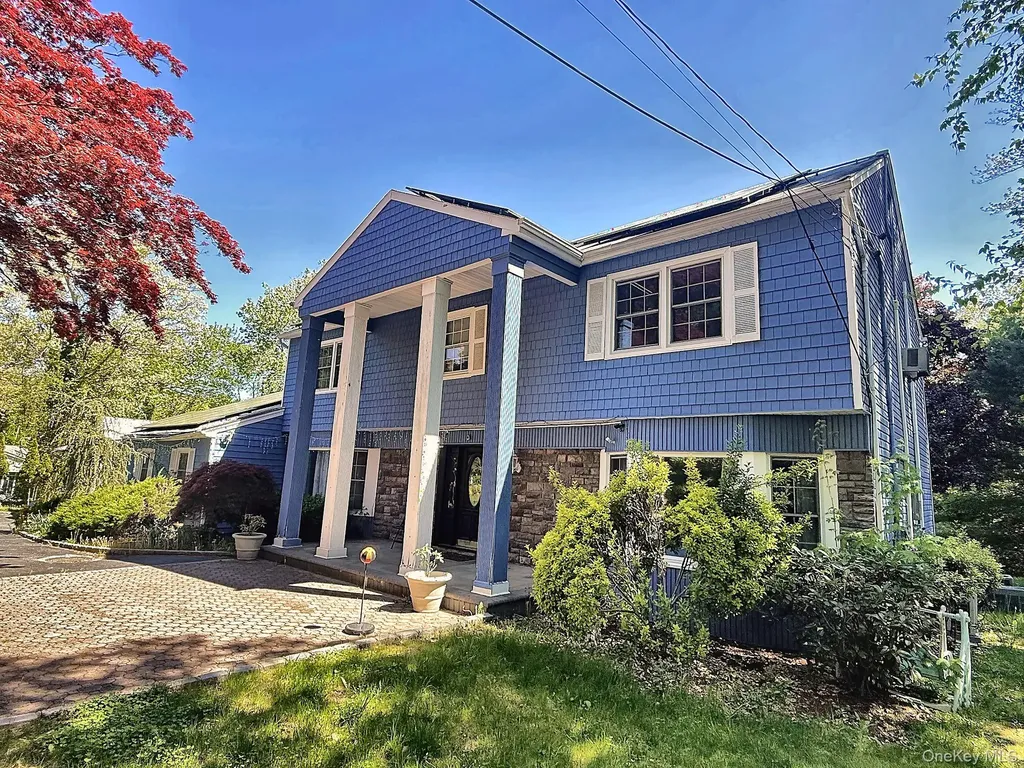 25 Lisa Drive Dix Hills NY 11746
