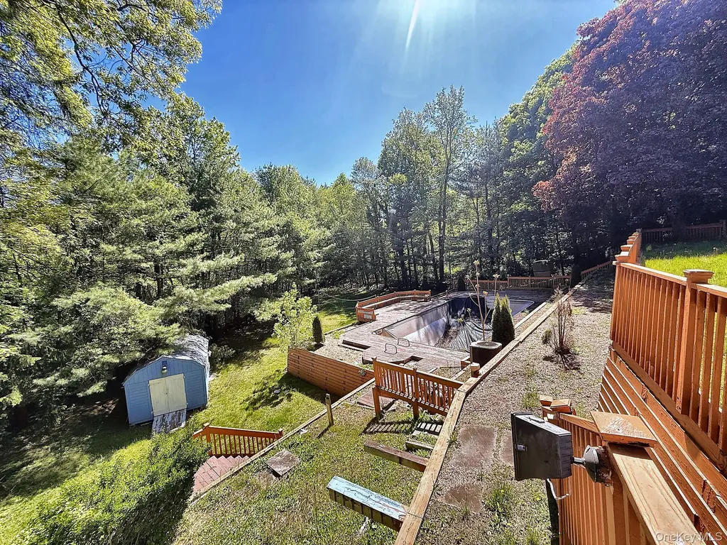 25 Lisa Drive Dix Hills NY 11746