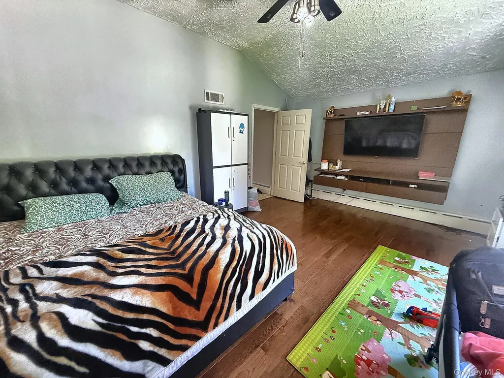 25 Lisa Drive Dix Hills NY 11746