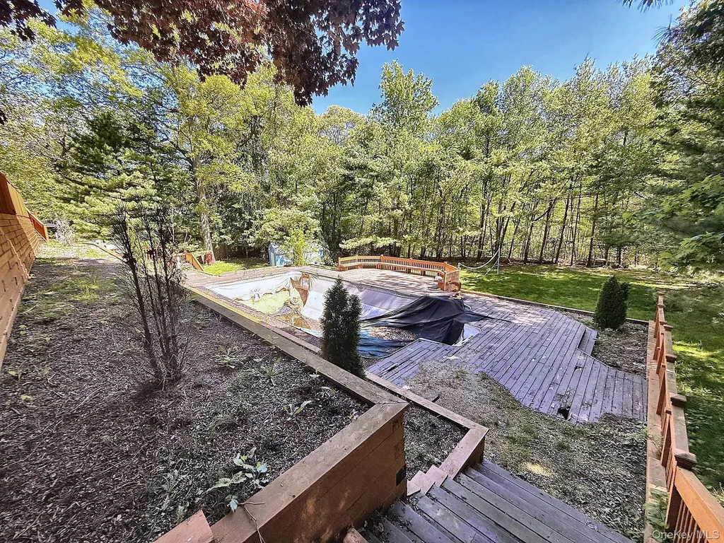25 Lisa Drive Dix Hills NY 11746