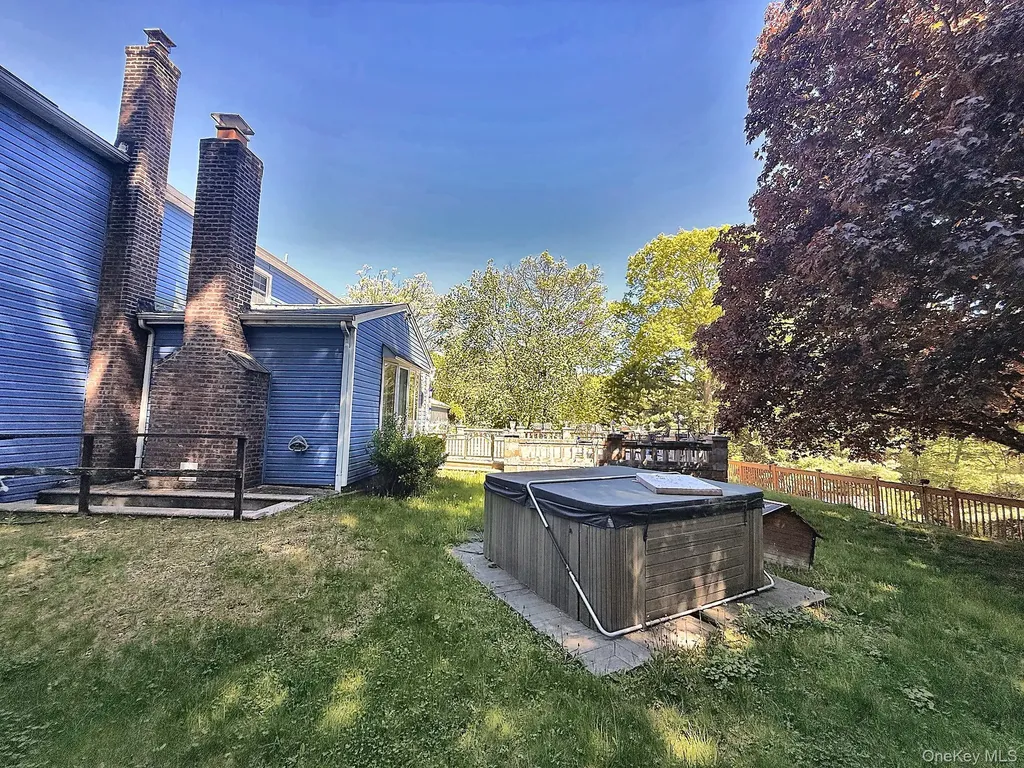 25 Lisa Drive Dix Hills NY 11746