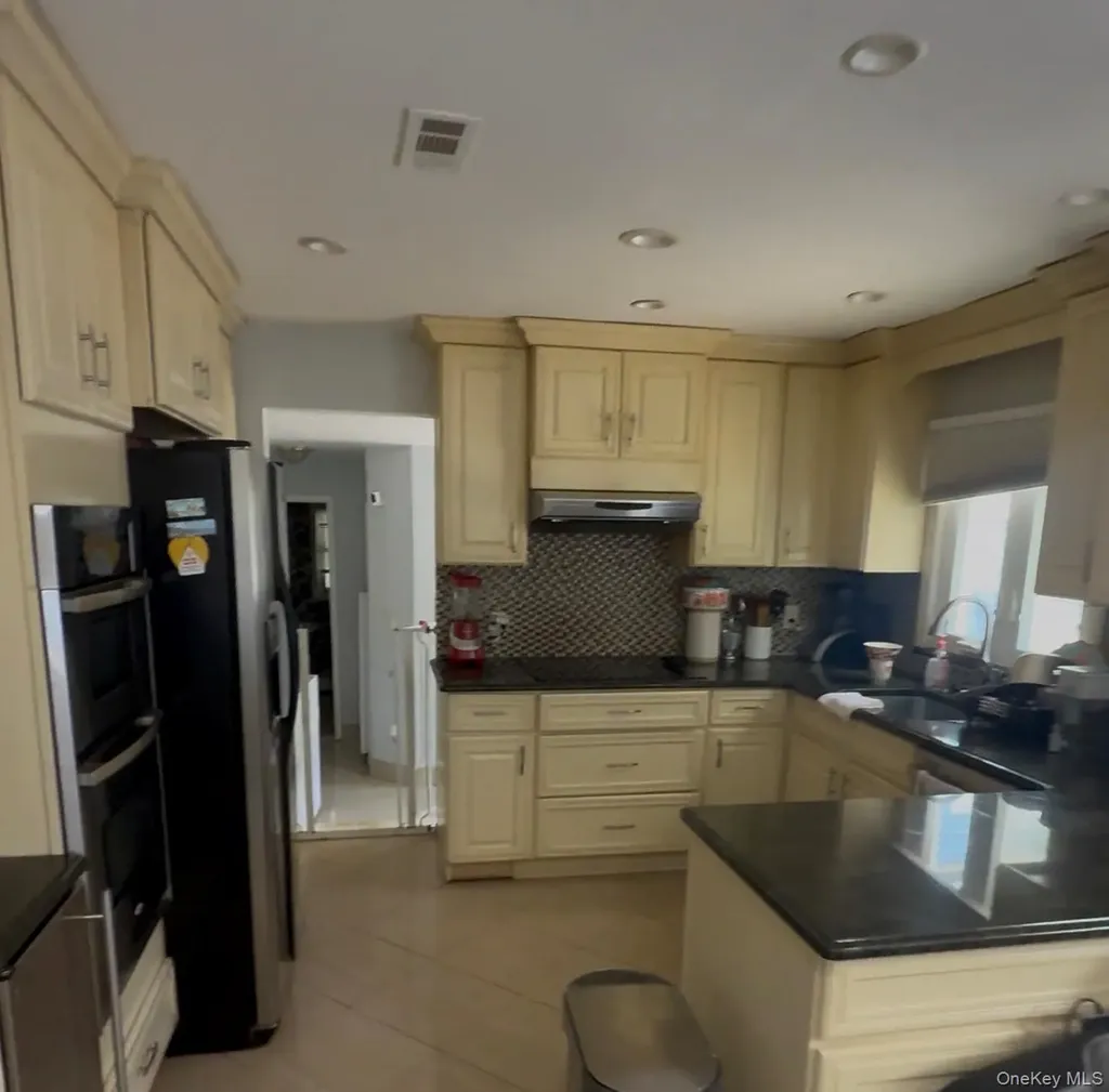 25 Lisa Drive Dix Hills NY 11746