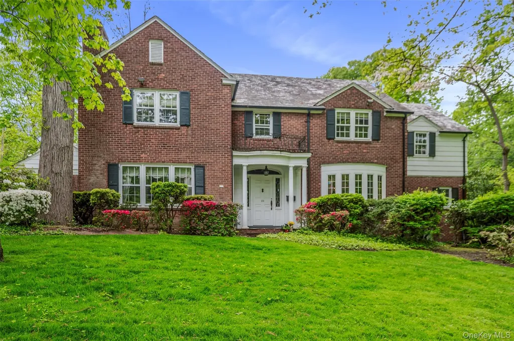 111 Clent Road Great Neck NY 11021