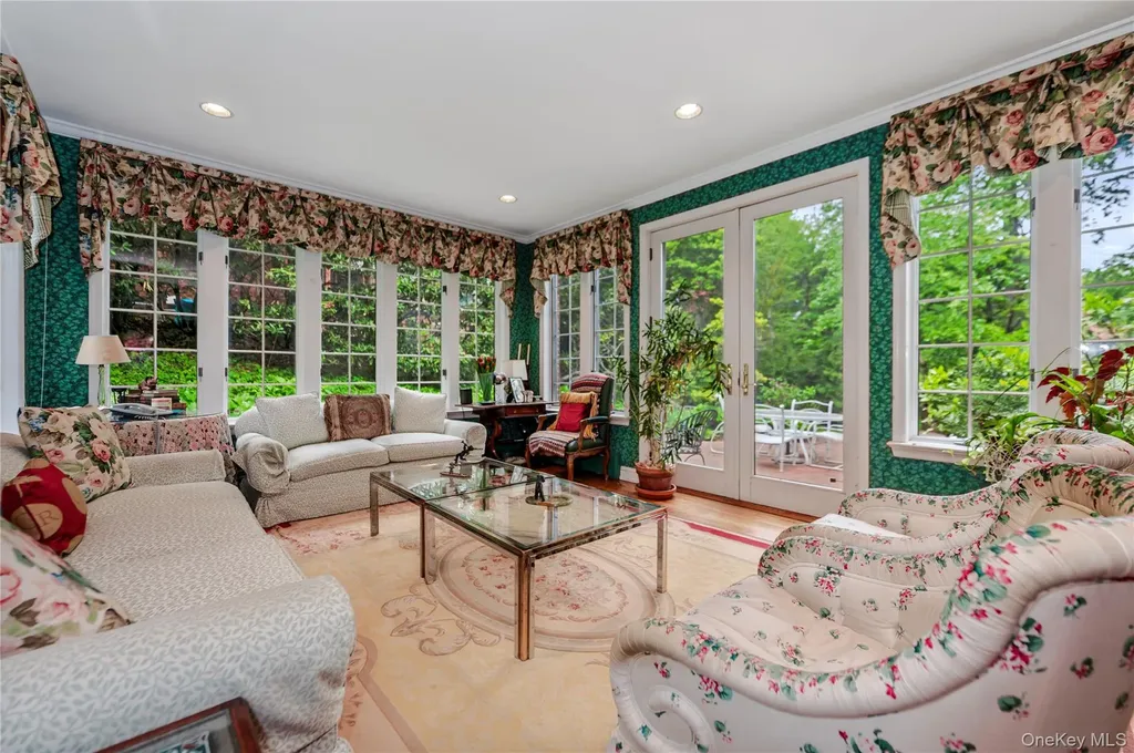 111 Clent Road Great Neck NY 11021