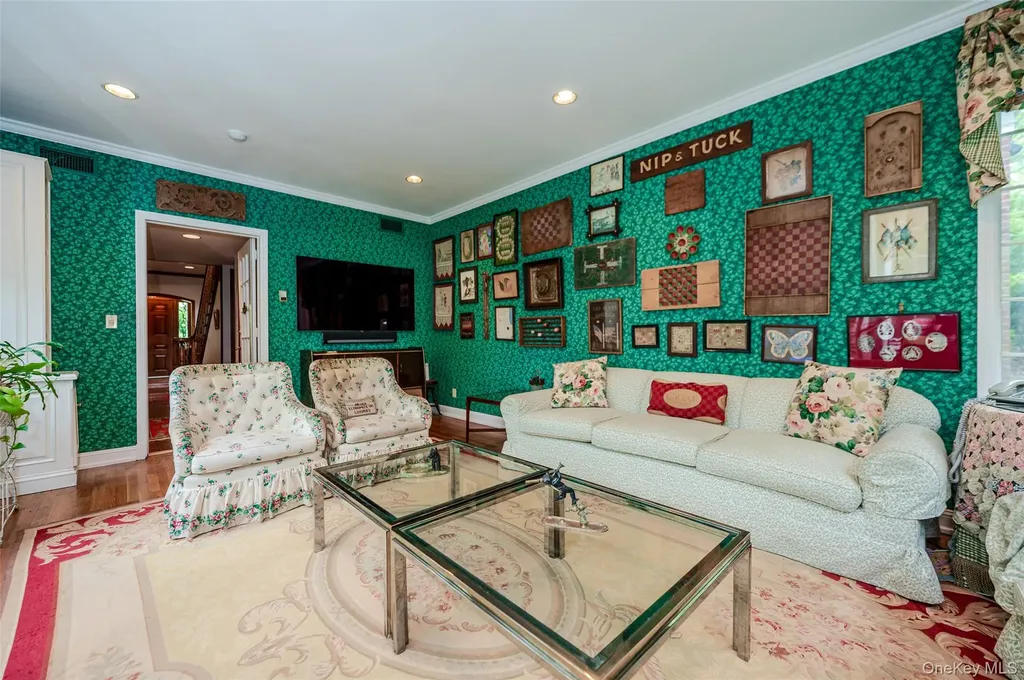 111 Clent Road Great Neck NY 11021