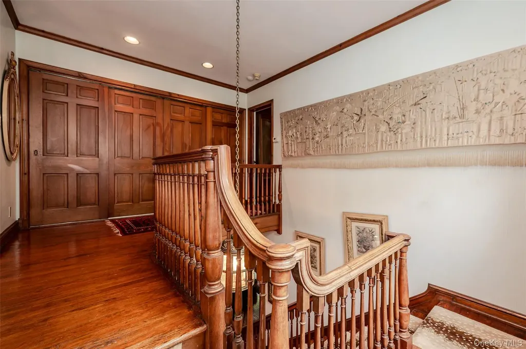 111 Clent Road Great Neck NY 11021