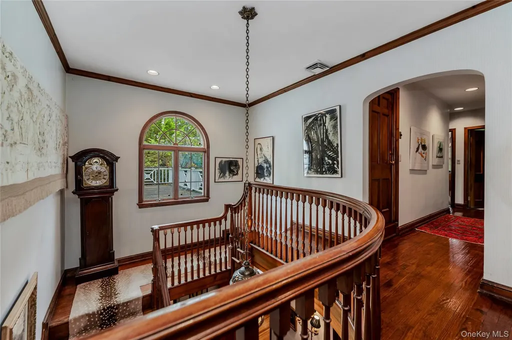 111 Clent Road Great Neck NY 11021