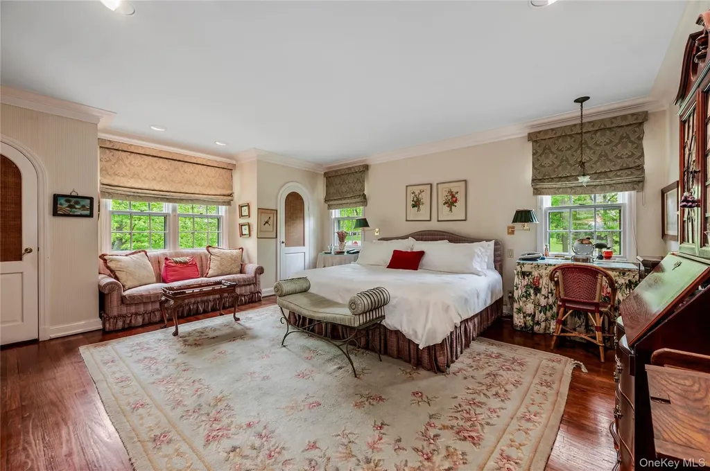 111 Clent Road Great Neck NY 11021