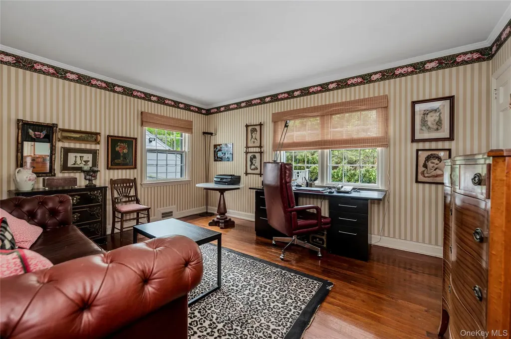 111 Clent Road Great Neck NY 11021