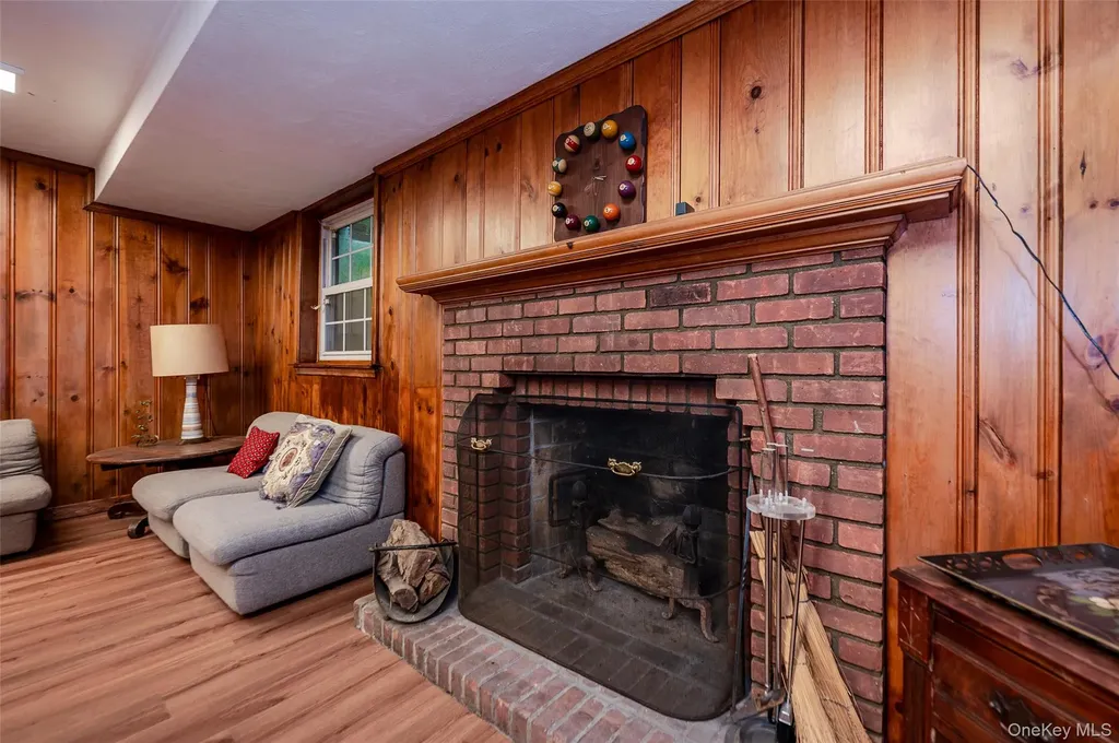 111 Clent Road Great Neck NY 11021