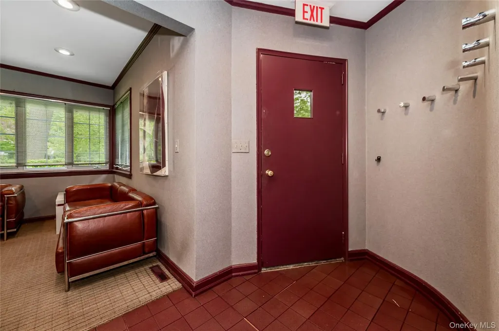111 Clent Road Great Neck NY 11021