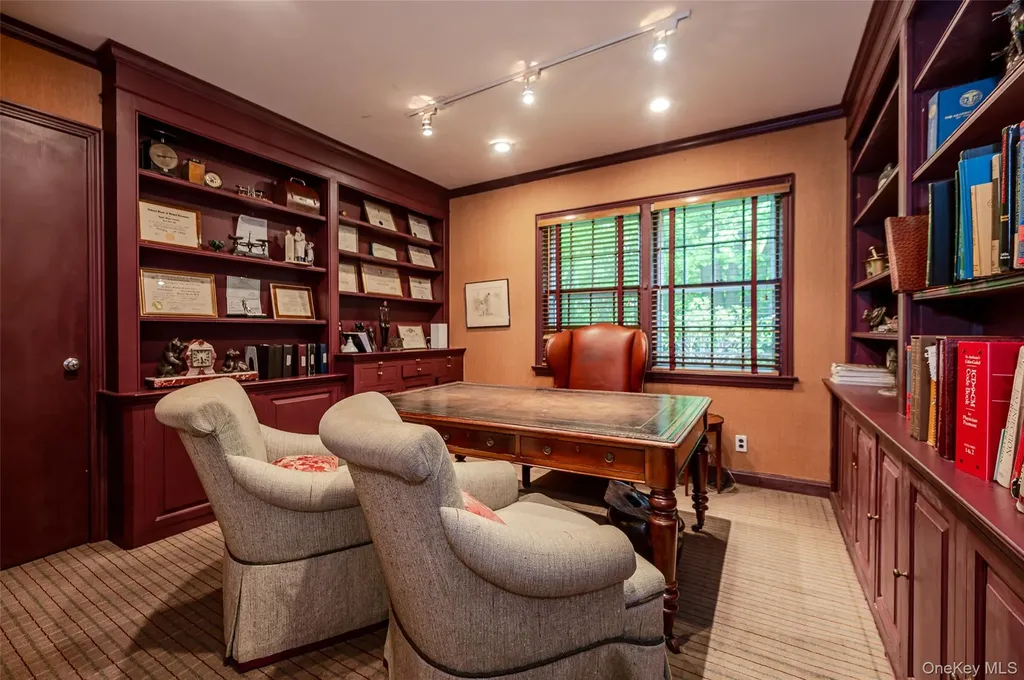 111 Clent Road Great Neck NY 11021