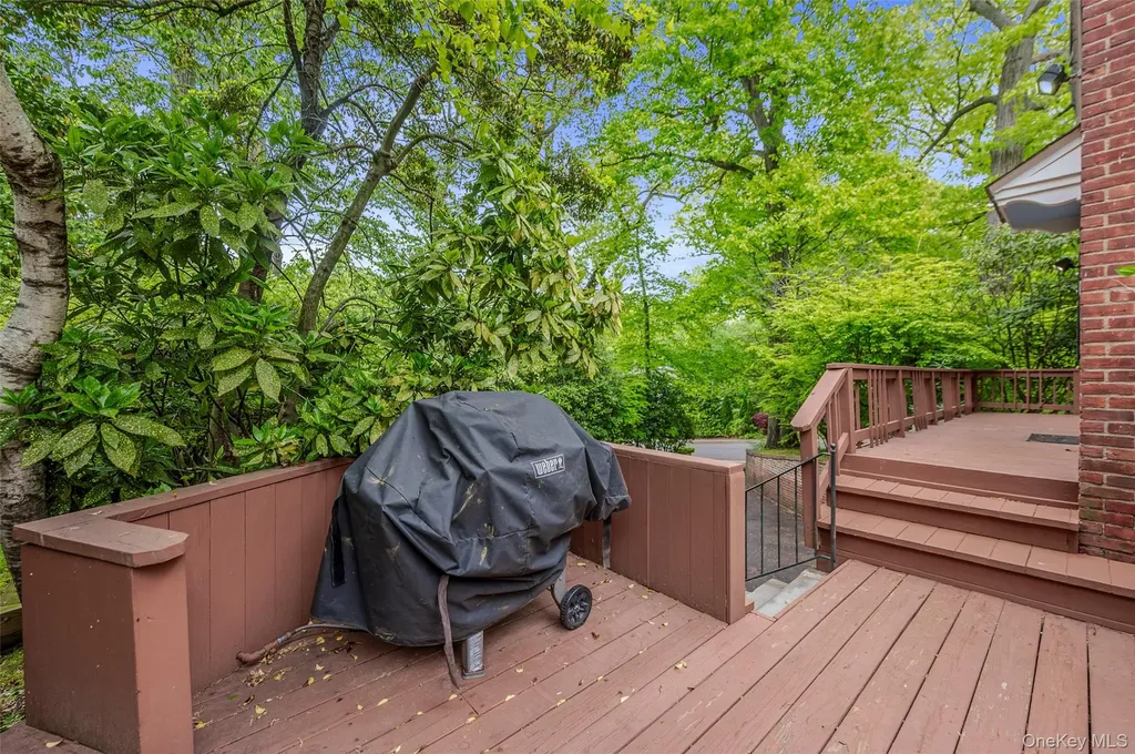 111 Clent Road Great Neck NY 11021