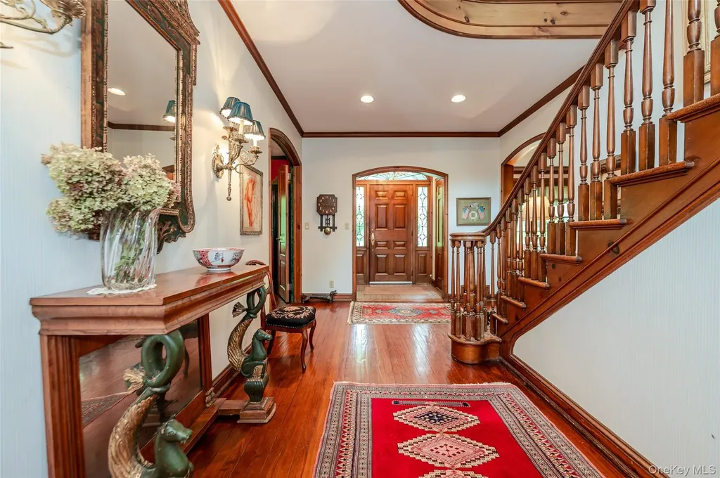 111 Clent Road Great Neck NY 11021