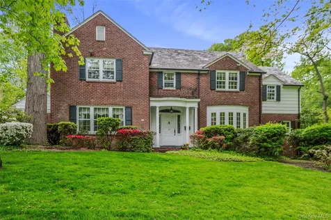 111 Clent Road Great Neck NY 11021