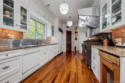111 Clent Road Great Neck NY 11021