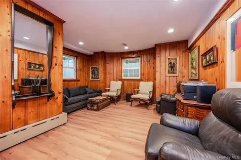 111 Clent Road Great Neck NY 11021