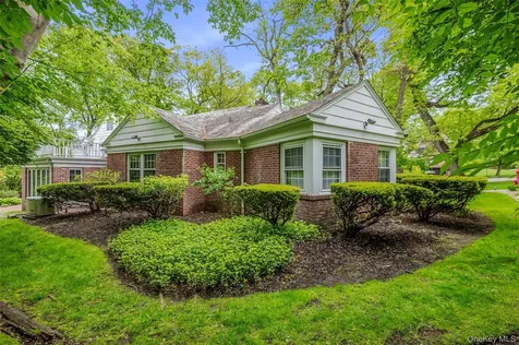 111 Clent Road Great Neck NY 11021