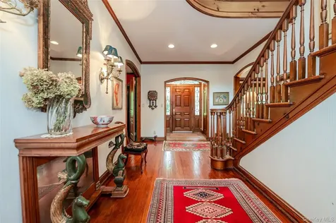 111 Clent Road Great Neck NY 11021