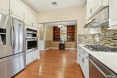 9 Oxford Court Wheatley Heights NY 11798