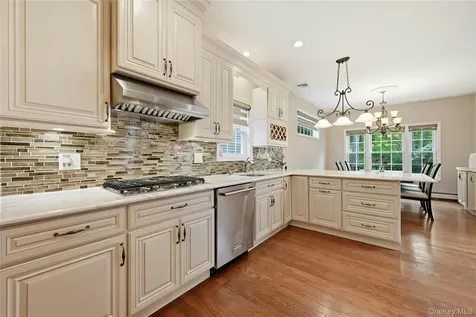9 Oxford Court Wheatley Heights NY 11798