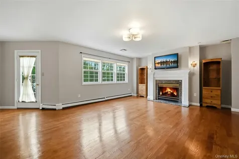 9 Oxford Court Wheatley Heights NY 11798