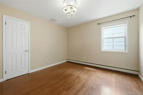 9 Oxford Court Wheatley Heights NY 11798