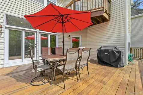 9 Oxford Court Wheatley Heights NY 11798