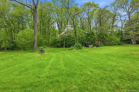9 Oxford Court Wheatley Heights NY 11798