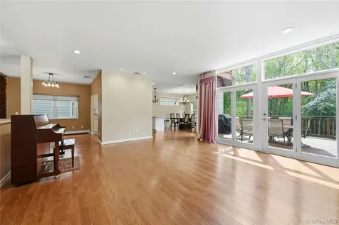 9 Oxford Court Wheatley Heights NY 11798