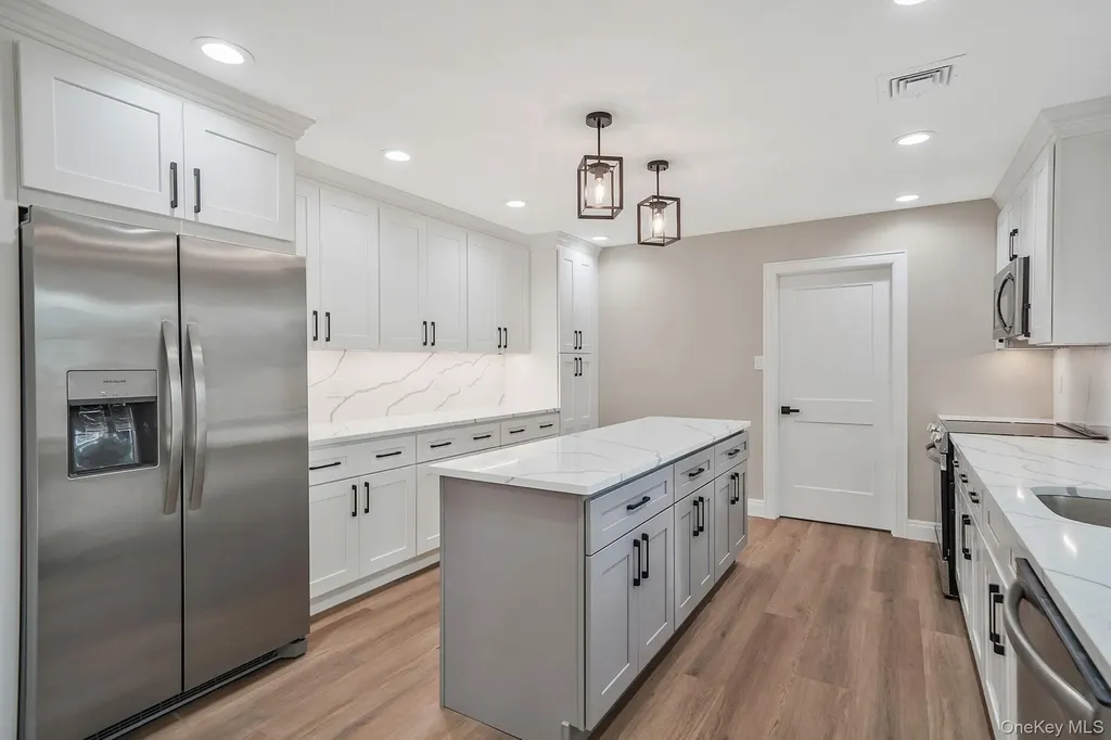 41 Winside Lane Coram NY 11727