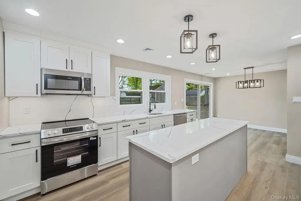 41 Winside Lane Coram NY 11727