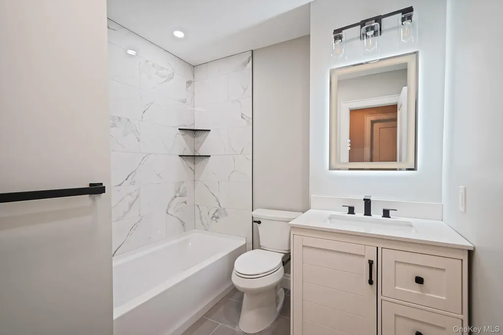 41 Winside Lane Coram NY 11727