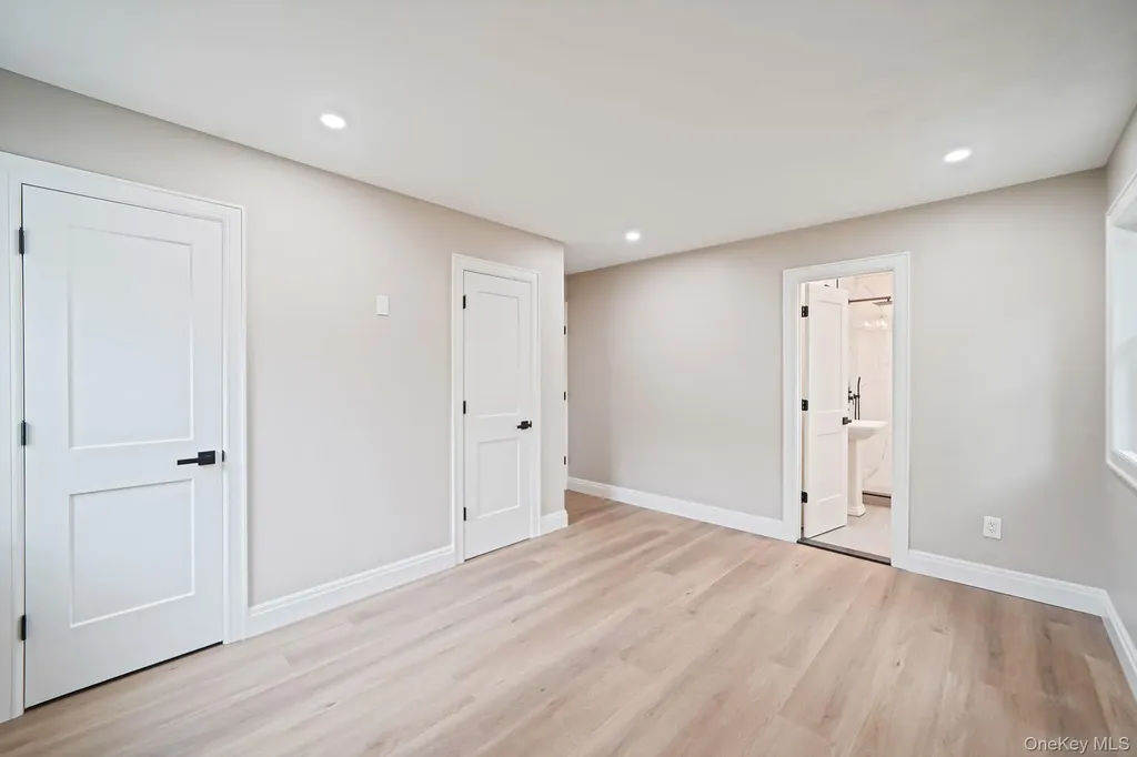 41 Winside Lane Coram NY 11727