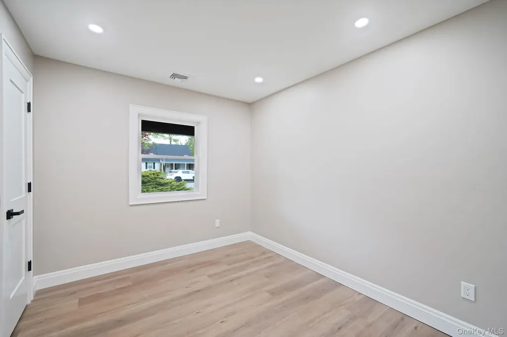 41 Winside Lane Coram NY 11727