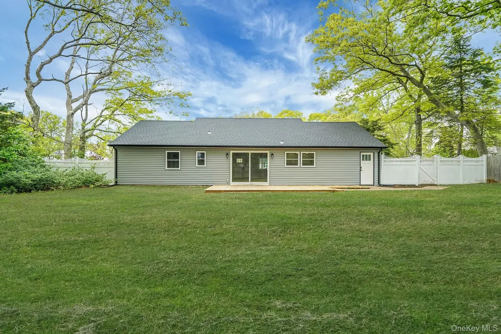 41 Winside Lane Coram NY 11727