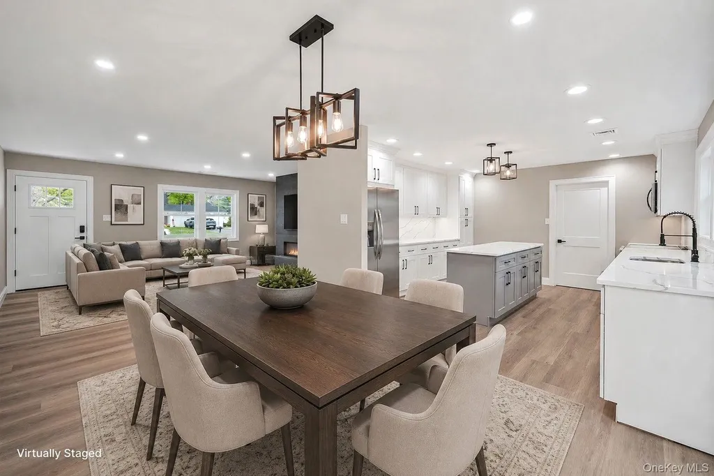 41 Winside Lane Coram NY 11727