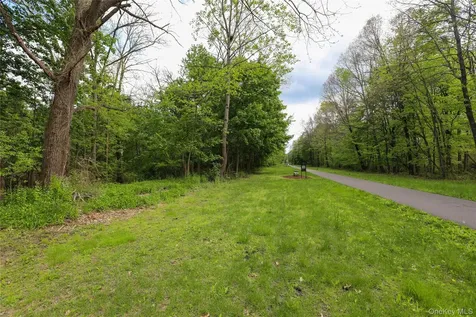 52 Phillips Avenue Highland NY 12528