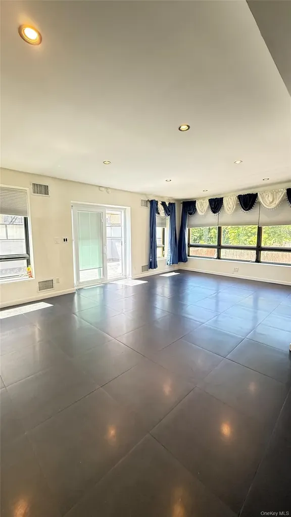 21544 23rd Road Bayside NY 11360