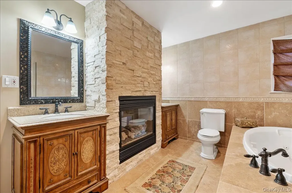 157 Manor Street Plainview NY 11803
