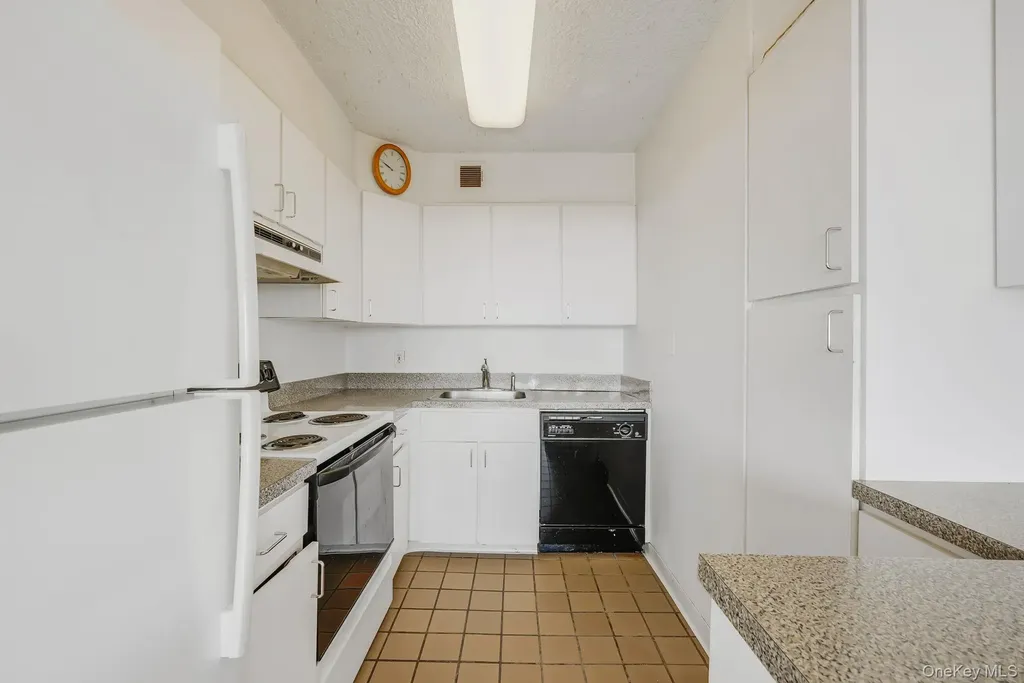 10-34 166 Street Beechhurst NY 11357