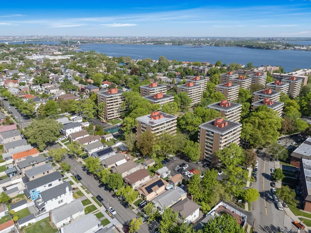 10-34 166 Street Beechhurst NY 11357