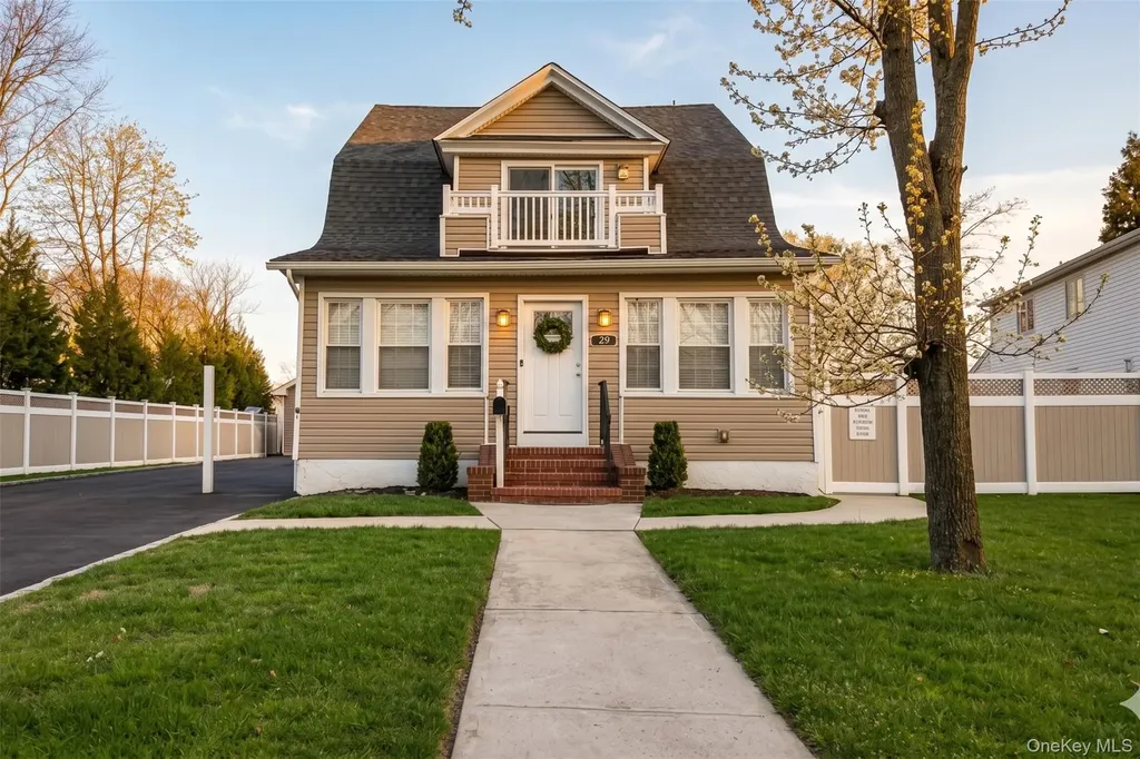 29 Franklin Avenue Lynbrook NY 11563
