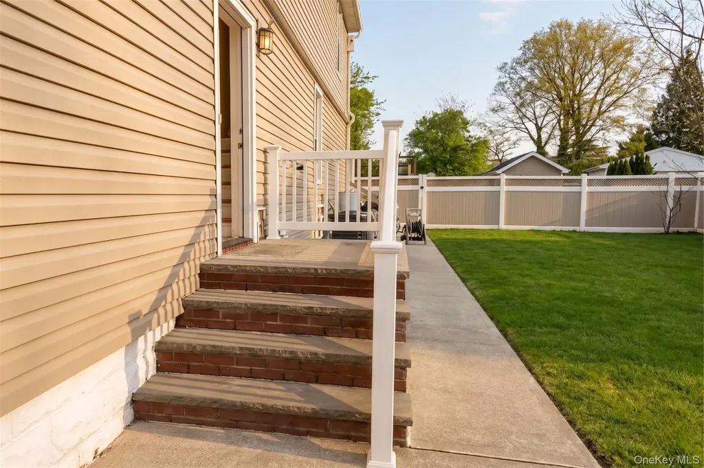 29 Franklin Avenue Lynbrook NY 11563