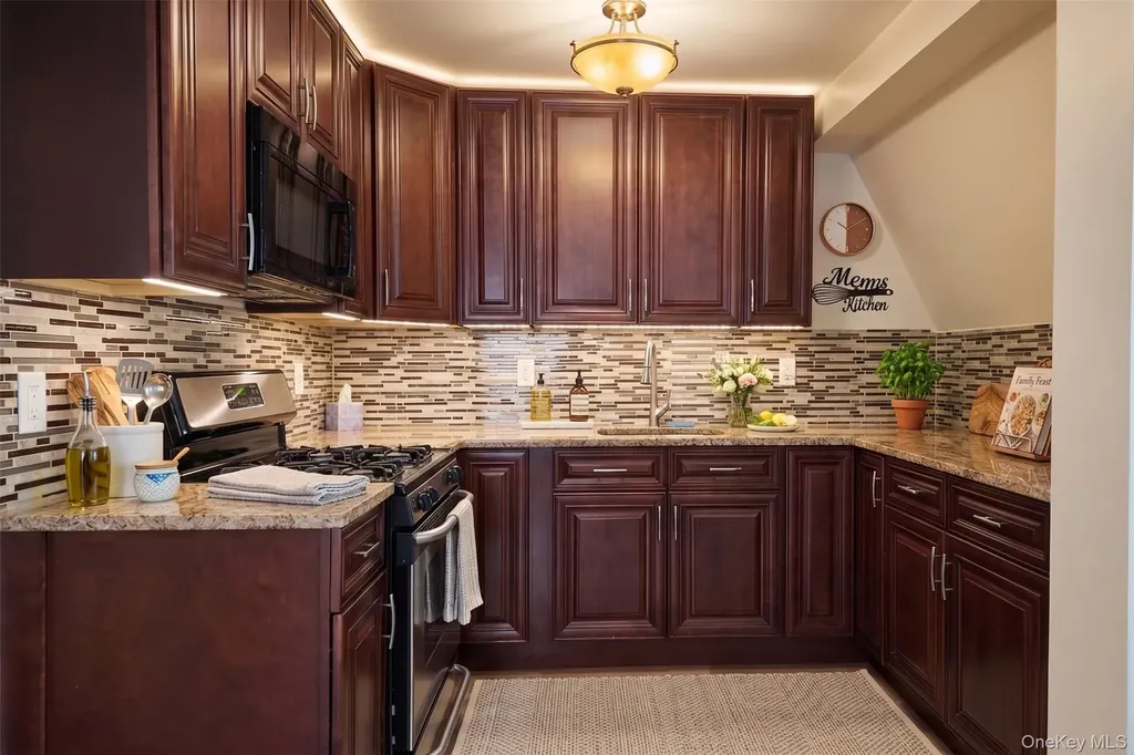 29 Franklin Avenue Lynbrook NY 11563